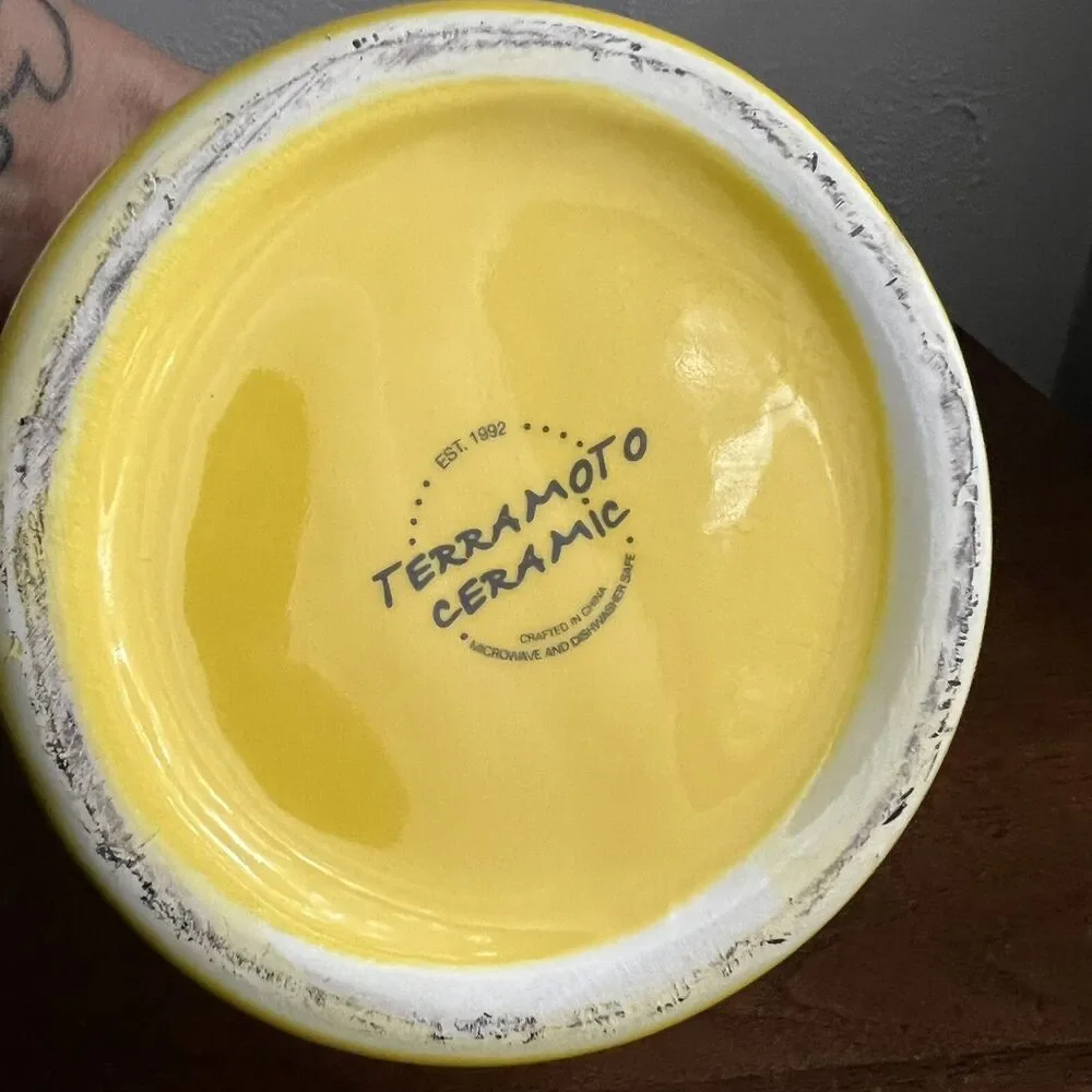 Terramoto Ceramic Lemon Pitcher Yellow White Water Juice Creamer 5.25”